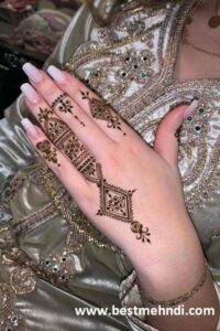 02d0d5723ce0c6a9b1570a0ef259ef0a 600x600 - mehndi