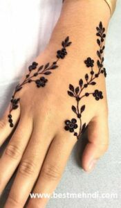 1a838c492a1f9bacc0306cef31e129c0 600x600 - mehndi