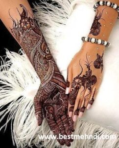 24c0830bf54c79283e71d0232585ec04 269e3200 a0bc 4336 8d14 014739644167 480x480 - mehndi