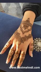 2bec216daec1cad5abe8adc7020d27d0 600x600 - mehndi