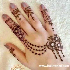 3e768b1ea8ad87e7c0d59e11b799439a 600x600 - mehndi