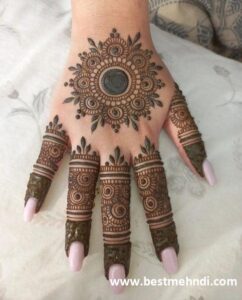 6c85c30f96b3122d3700d6c125fe31aa 600x600 - mehndi