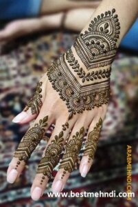 70551b9d10dc408b10dc10050de29a7a 600x600 - mehndi