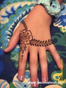 8442efc2c42c8b70450d8b82346c61cb 600x600 - mehndi