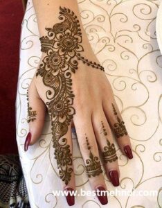 8831c6a4aacd78a105d5aeabcb0b7cdd 600x600 - mehndi