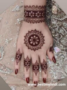 898a6b8fbe6bbde32f1558f41cae3356 600x600 - mehndi