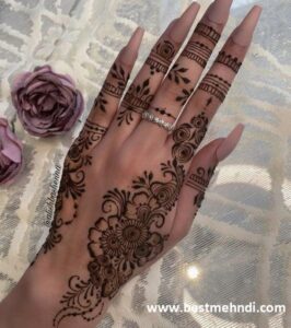 9329058967a993b834222ab37a880f81 600x600 - mehndi