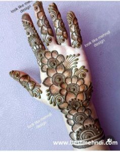 9af185ca5cc86a27d01905776d88f413 600x600 - mehndi