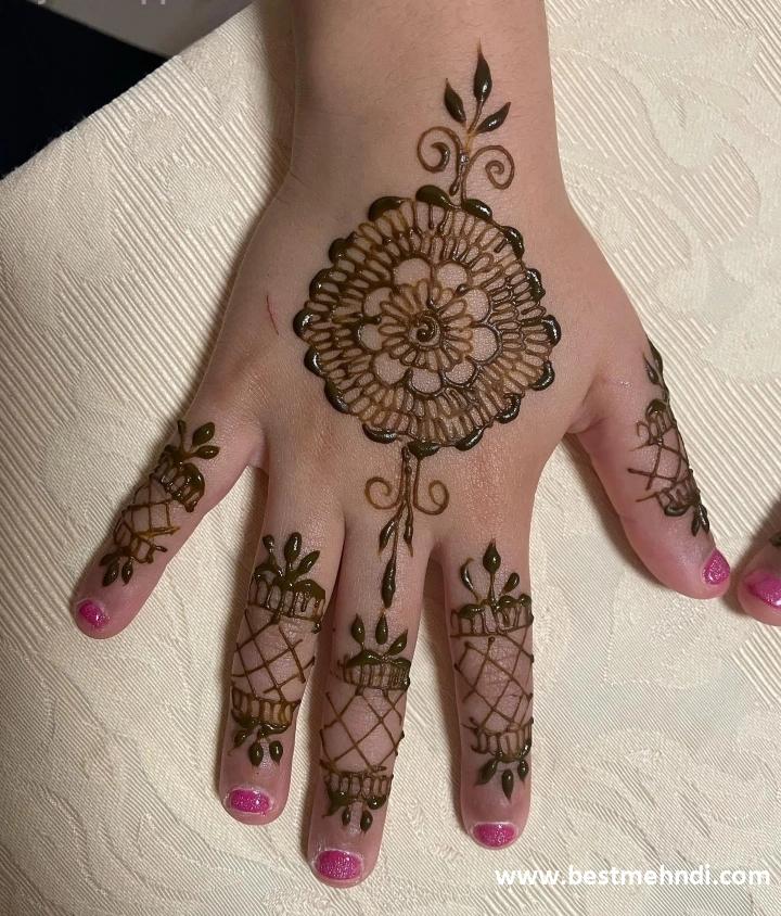 stylish mehndi designs for back hand