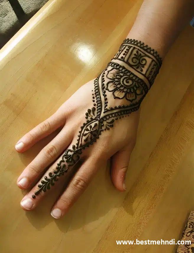 simple mehndi design back hand