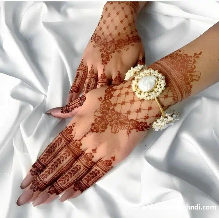 modern back hand mehndi design