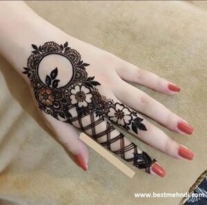 Stylish-Pakistani-Mehndi-Design-15