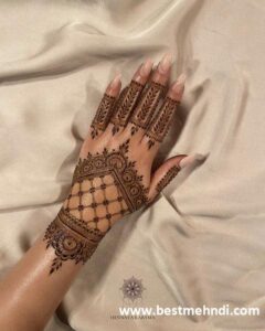 b03dcb9f97b427ec763ea7a71e5c16fa 600x600 - mehndi