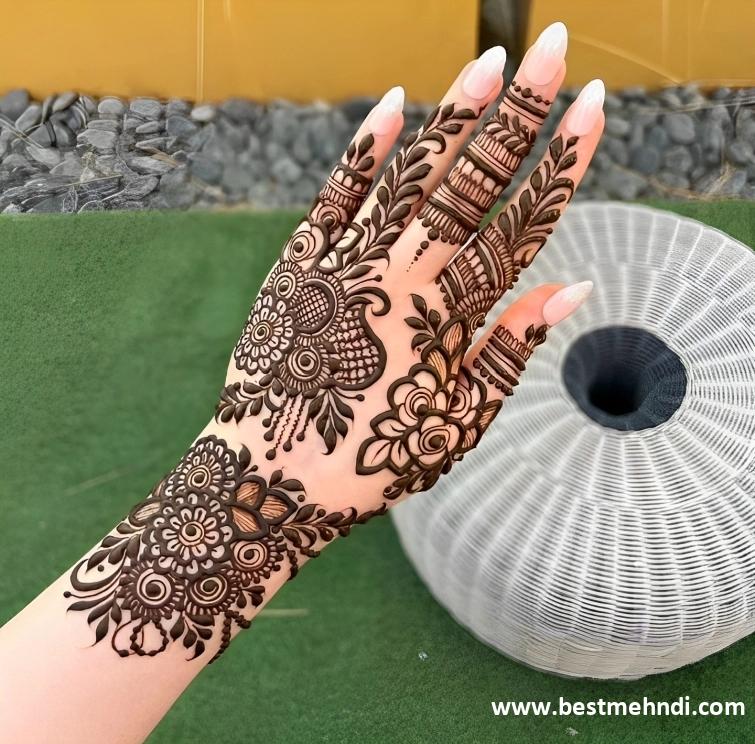 back hand mehndi design 2022