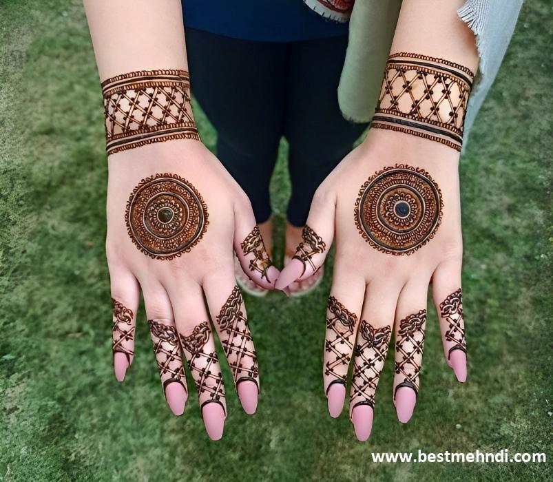 right hand back mehndi design