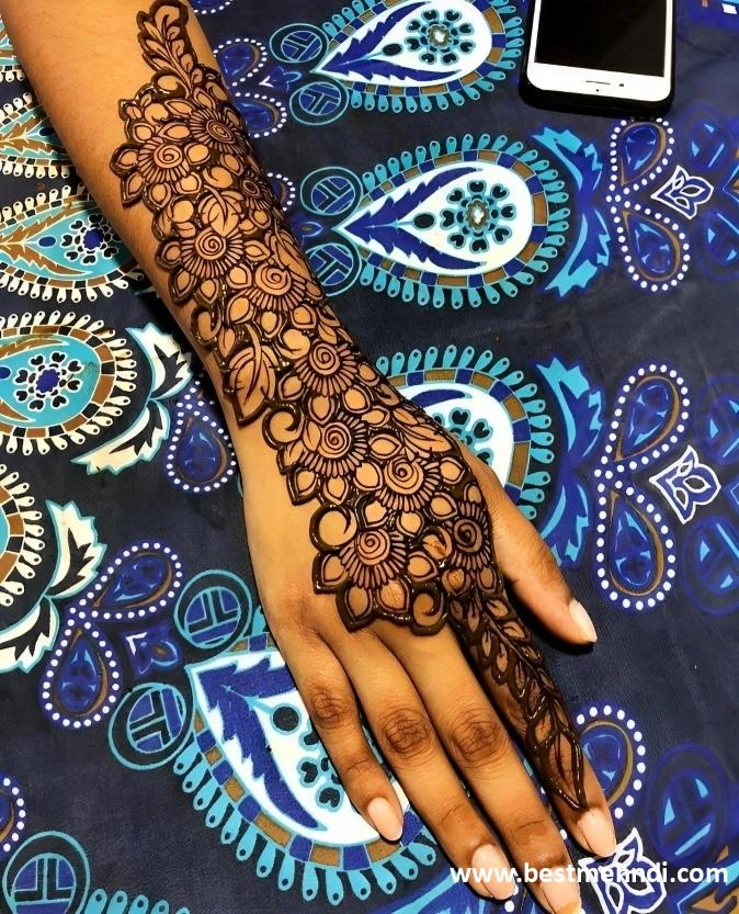 bridal stylish back hand mehndi design