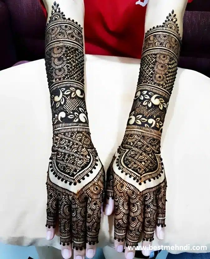 simple stylish back hand mehndi designs