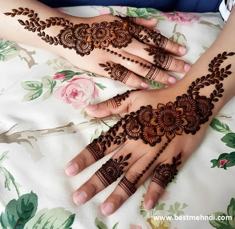 back hand bail mehndi design