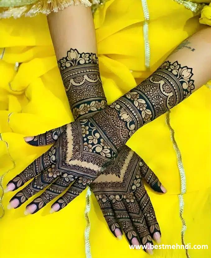 stylish back side mehndi design