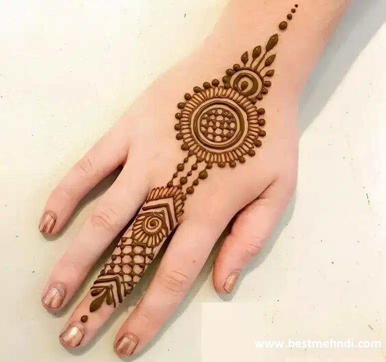 khafif mehndi design back hand