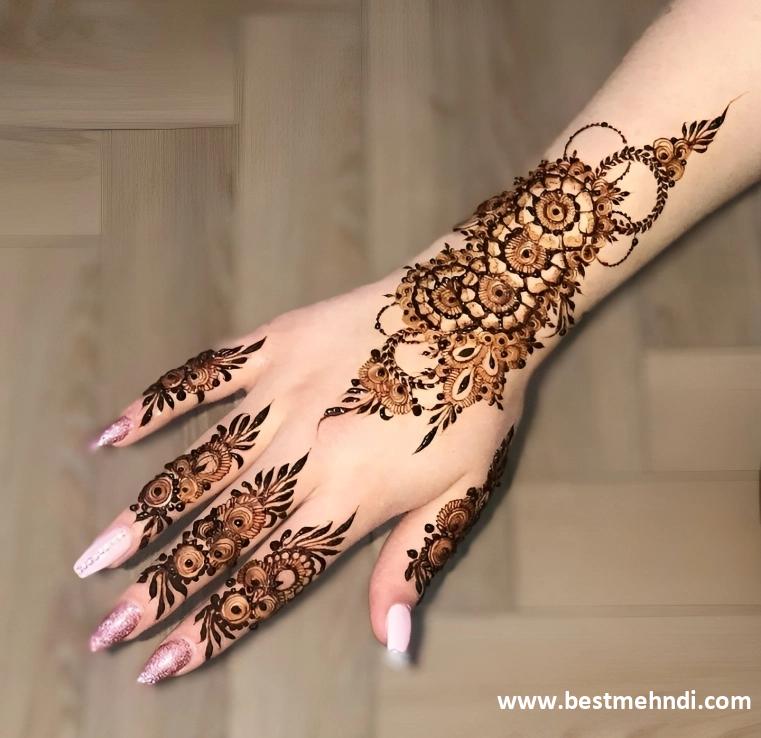 modern mehndi design back hand