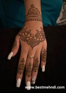 bf396232bf30b95781ff43636164d950 600x600 - mehndi