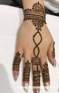 c27913f0df64dcc15b3860b5af95d6e8 600x600 - mehndi