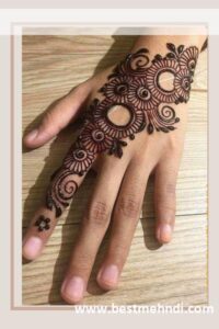 c3c686a2196f74375953fb403927a619 600x600 - mehndi