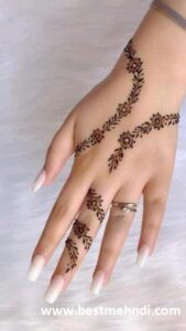 c841708e8bba596840d98eee2e36ec42 0ec3cba9 2b65 438f abe0 d48168ec1760 600x600 - mehndi