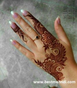 deb4274b0aa82d34b655fd7e2c782413 600x600 - mehndi