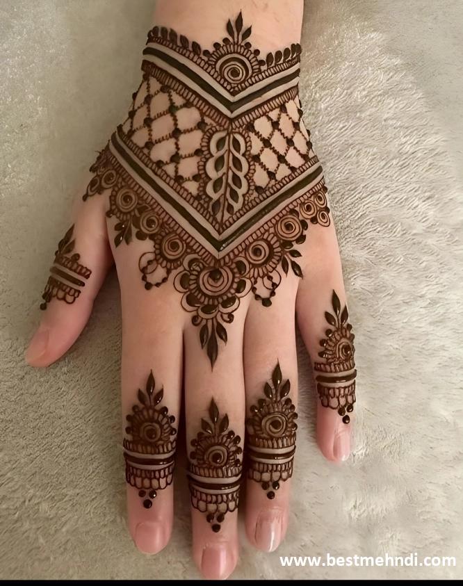 back hand mehndi design circle