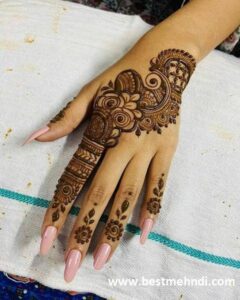 ef281e4951287dd273f6f0ad39b464f1 600x600 - mehndi