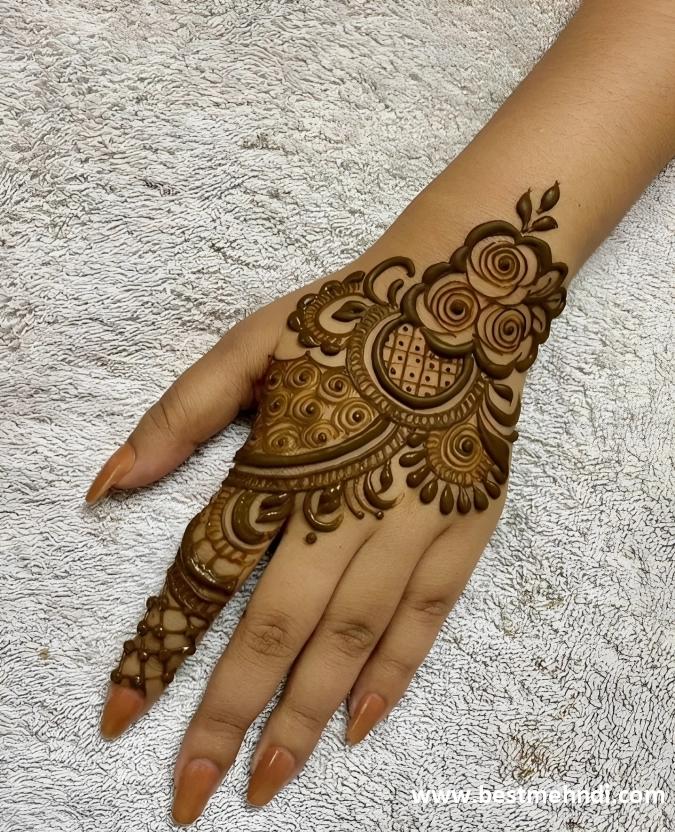 stylish simple mehndi design back hand