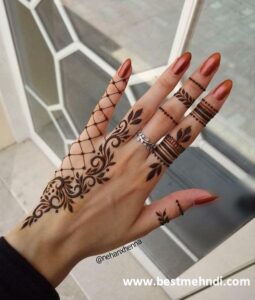 f7eab17d0caaae7806ca3270ae98d0f2 600x600 - mehndi