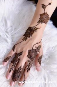 fc7a2726bc89df6fcb62fc76e3ebdce8 600x600 - mehndi