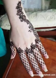 finger mehndi design 15