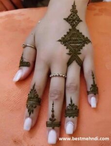 finger mehndi design 23