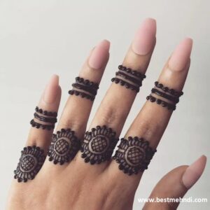 finger mehndi design 24