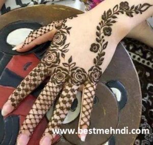 finger mehndi design 27