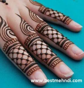 finger mehndi design 31