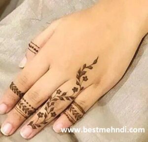 finger mehndi design 32