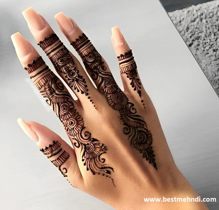 back hand mehndi simple design