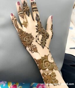 khafif-mehndi-design-for-fingers