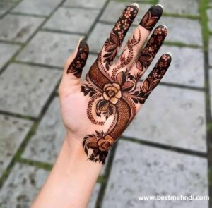 khafif-mehndi-designs-for-legs