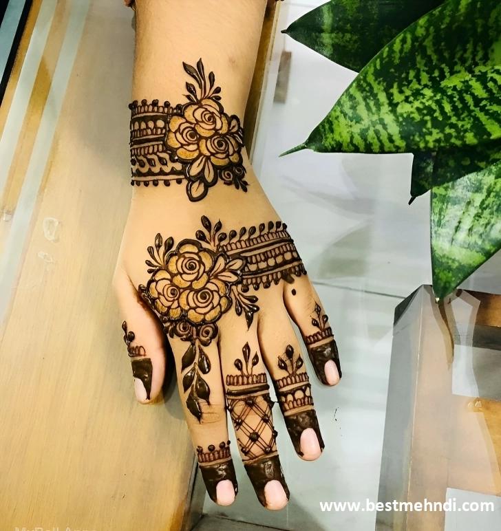 small mehndi designs for back hand