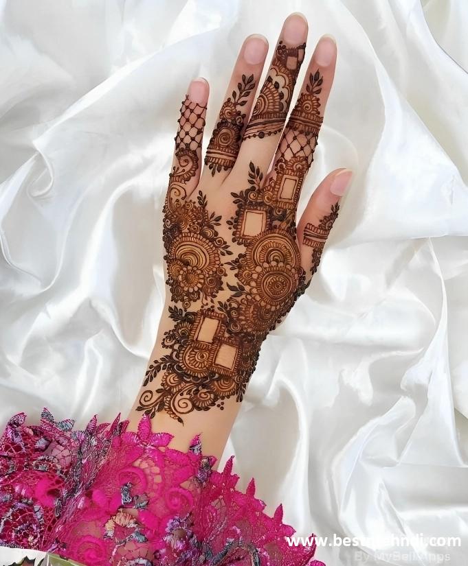 backhand simple mehndi design