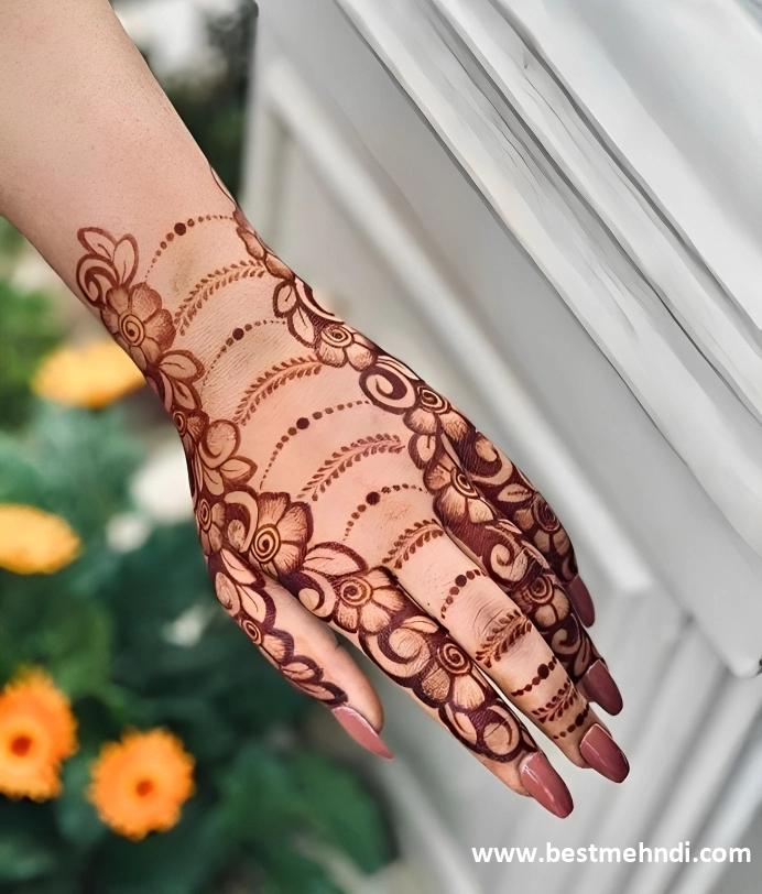 back hand stylish mehndi design