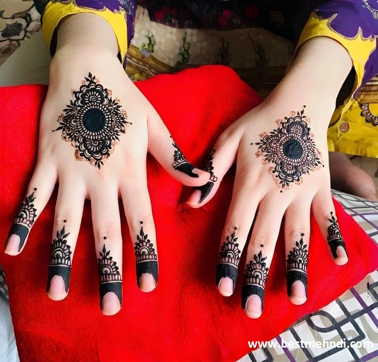 stylish dulhan back full hand bridal mehndi design