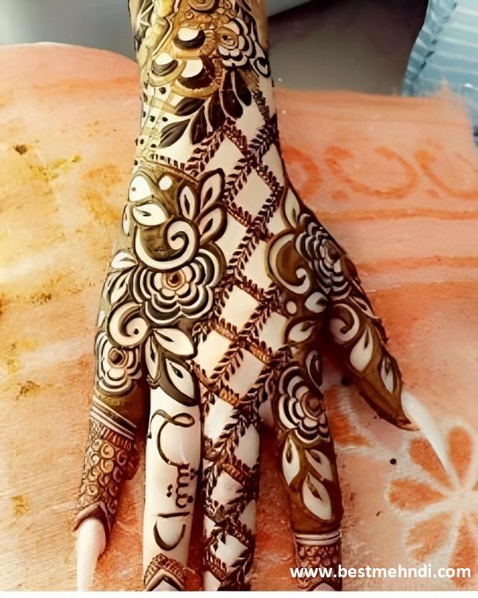 mehndi design simple for back hand