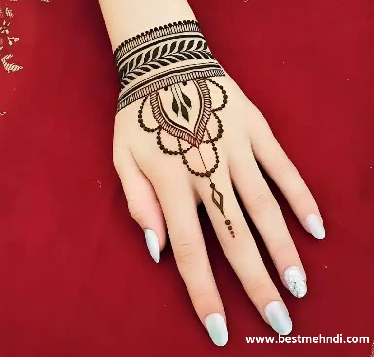 royal back hand mehndi design